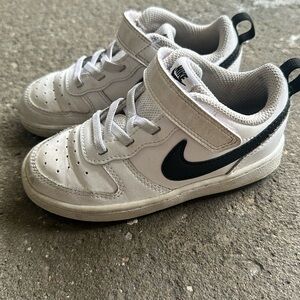 Nike Court Borough Low